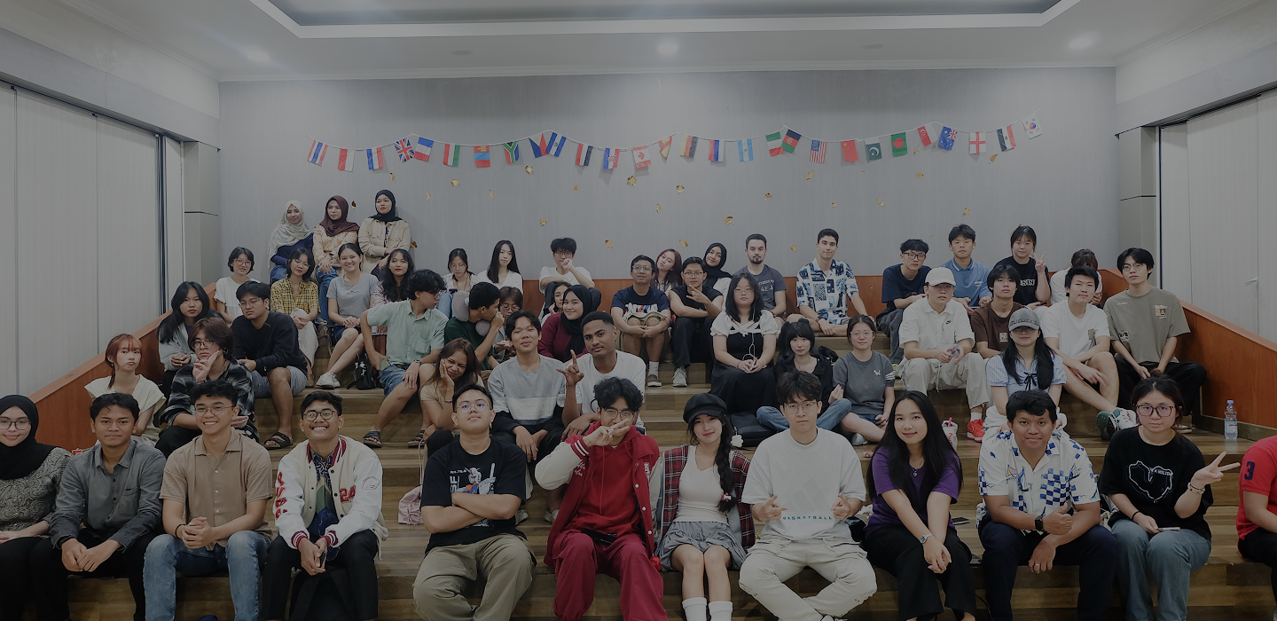 President University community group photo outdoors